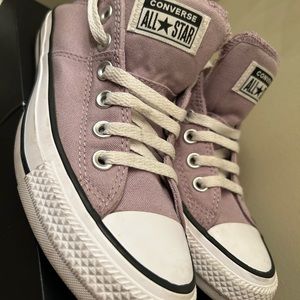 Size 7 1/2 Lucid Lilac converse sneakers